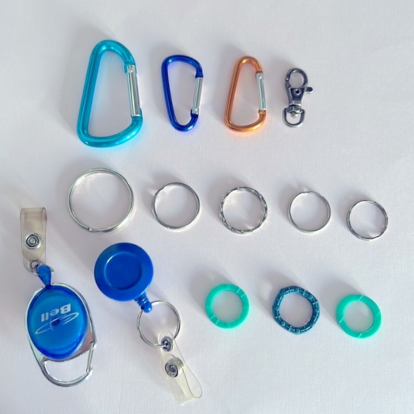 🆕 NEW 14 pcs Set of several hooks and holders for keys or cards - Picture 1 of 17